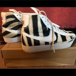 Nike Zebra Blazer size 5 women’s